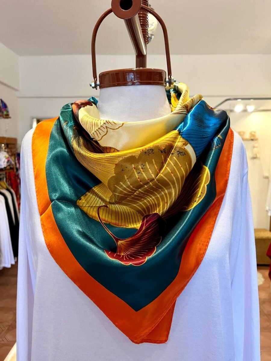 Pañuelo de seda Art  S-56