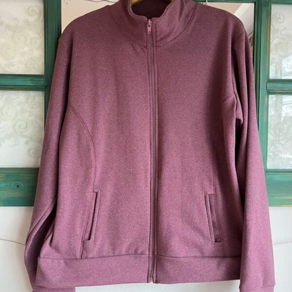 Campera ESENCIAL  (talle 5)