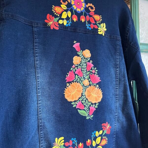 Campera de jean FLOR.Talle 9