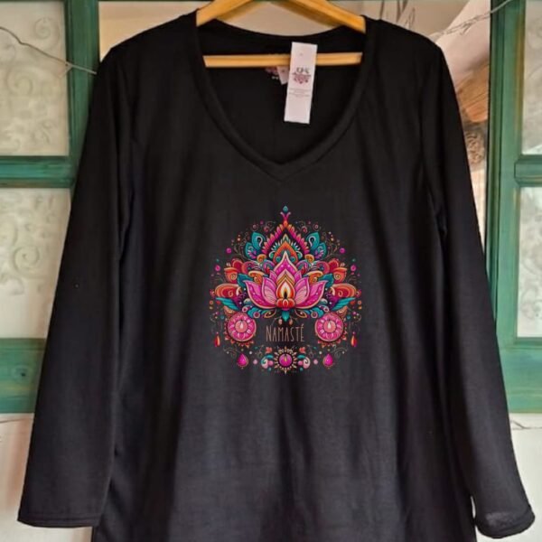 Remera NAMASTÉ (m/l). By APS (dtf)